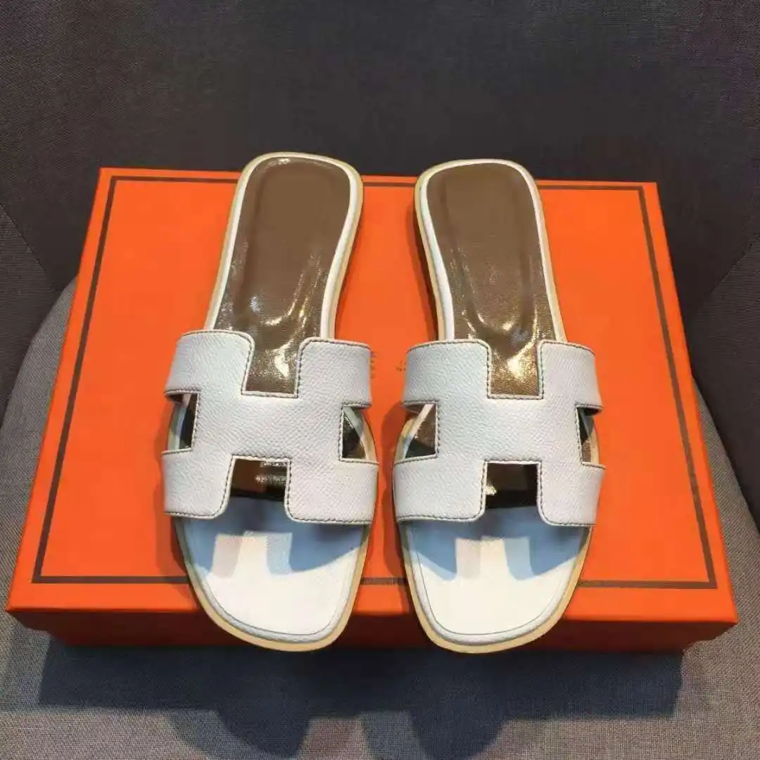 2021 spring and summer new flat lazy beach slippers fashion fairy style H slippers outerwear slip-on sandals
2021 spring and summer new flat lazy beach slippers fashion fairy style H slippers outerwear slip-on sandals