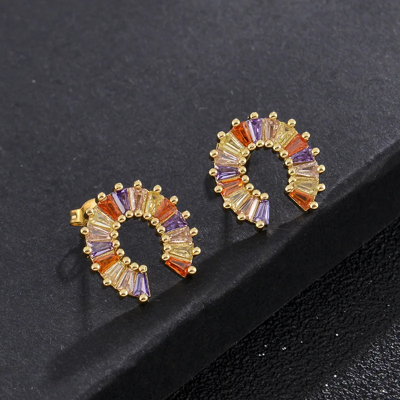 Luxury Multi Color T Zirconia U Shape Stud Earrings Colorful Crystal Rhinestone Geometric Round Earrings For Women
Luxury Multi Color T Zirconia U Shape Stud Earrings Colorful Crystal Rhinestone Geometric Round Earrings For Women
