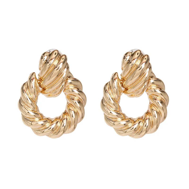 High quality fashion statement gold thick hoop earrings jewelry custom chunky hoop earrings for women
High quality fashion statement gold thick hoop earrings jewelry custom chunky hoop earrings for women