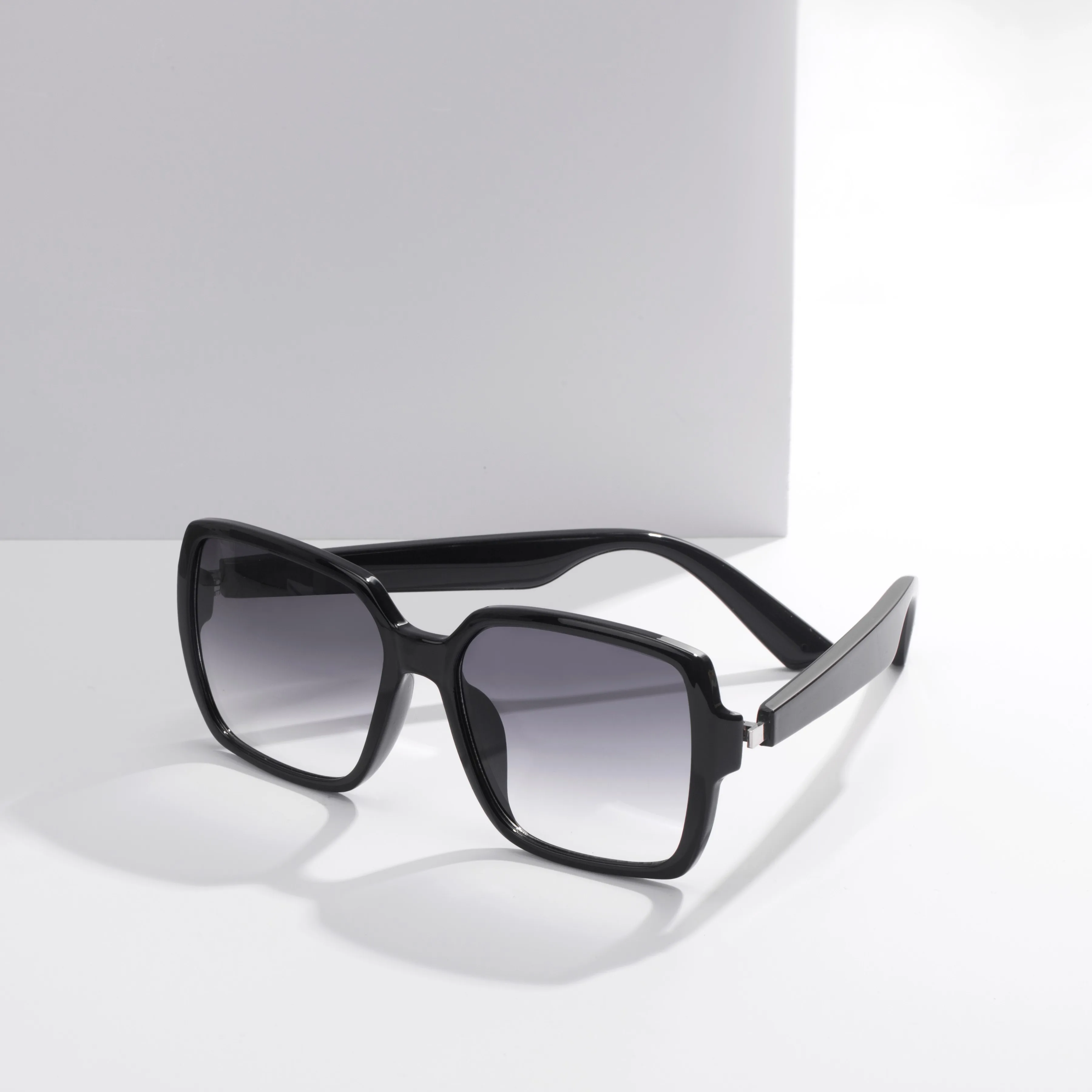 New Smart Glasses KX Series KX10S BT Call Music Anti-Blue Light Polarized Smart Glasses
New Smart Glasses KX Series KX10S BT Call Music Anti-Blue Light Polarized Smart Glasses