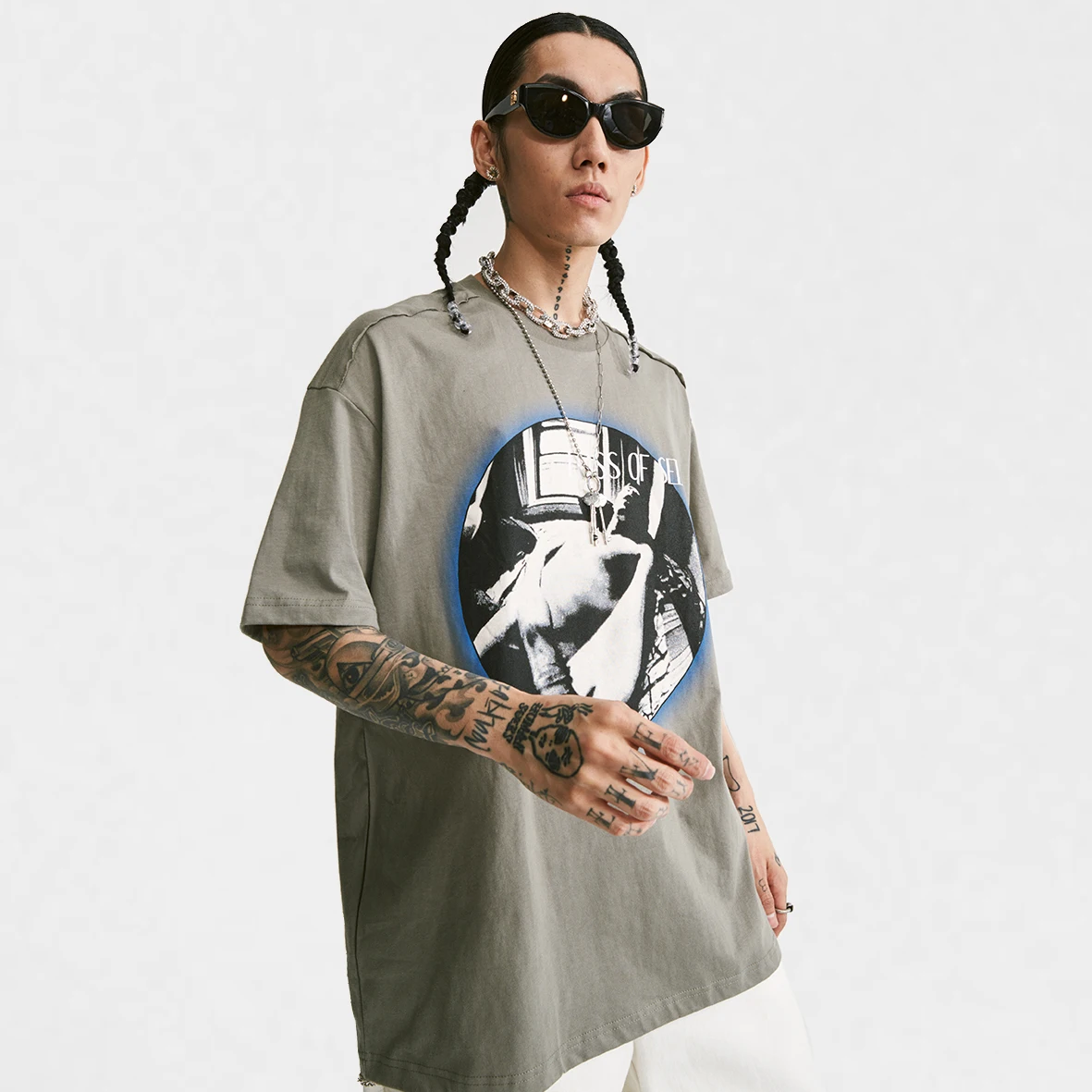 Unisex High Quality Couple Men And Women Summer 200G T Shirts Oversize Custom Logo Label Printing In Two Colors
Unisex High Quality Couple Men And Women Summer 200G T Shirts Oversize Custom Logo Label Printing In Two Colors