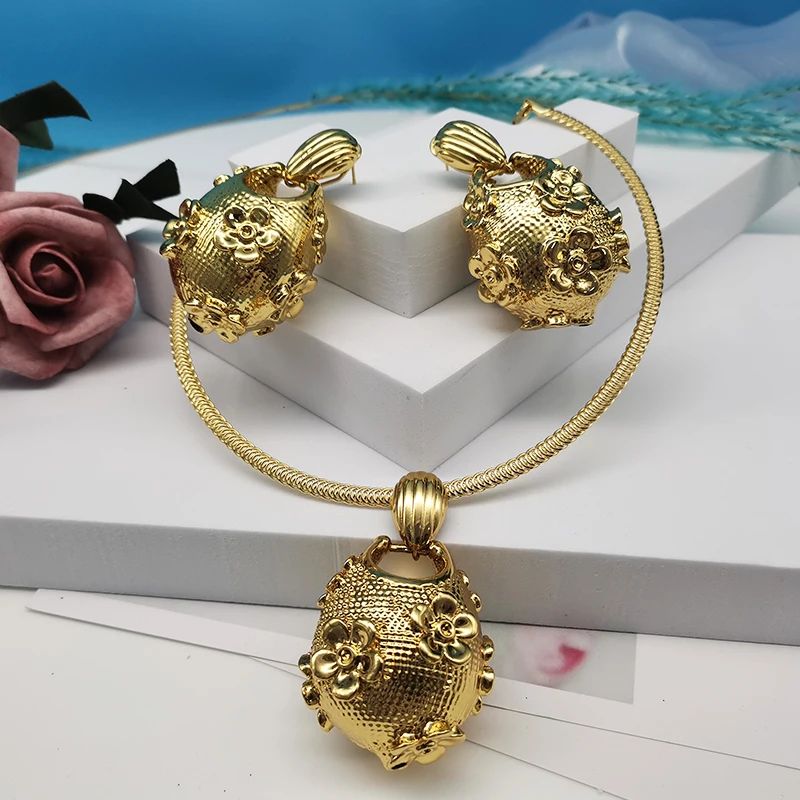High Quality Cheap Brand Dubai Gold Plated Flower Pendant Necklace Earrings Jewelry Set For Women Birthday Gift
High Quality Cheap Brand Dubai Gold Plated Flower Pendant Necklace Earrings Jewelry Set For Women Birthday Gift