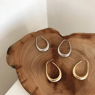 Newest Fashion Design 18k Gold Plated Geometric Clip On Earrings Matte Oval Hoop Earrings For Women Girls
Newest Fashion Design 18k Gold Plated Geometric Clip On Earrings Matte Oval Hoop Earrings For Women Girls
