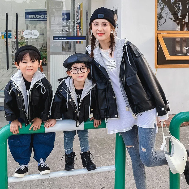 Fall Clothing Mother Daughter Matching Hooded Coat Top Designer Family Outfit Fashion Long Sleeve Leather Mommy And Me Jackets
Fall Clothing Mother Daughter Matching Hooded Coat Top Designer Family Outfit Fashion Long Sleeve Leather Mommy And Me Jackets