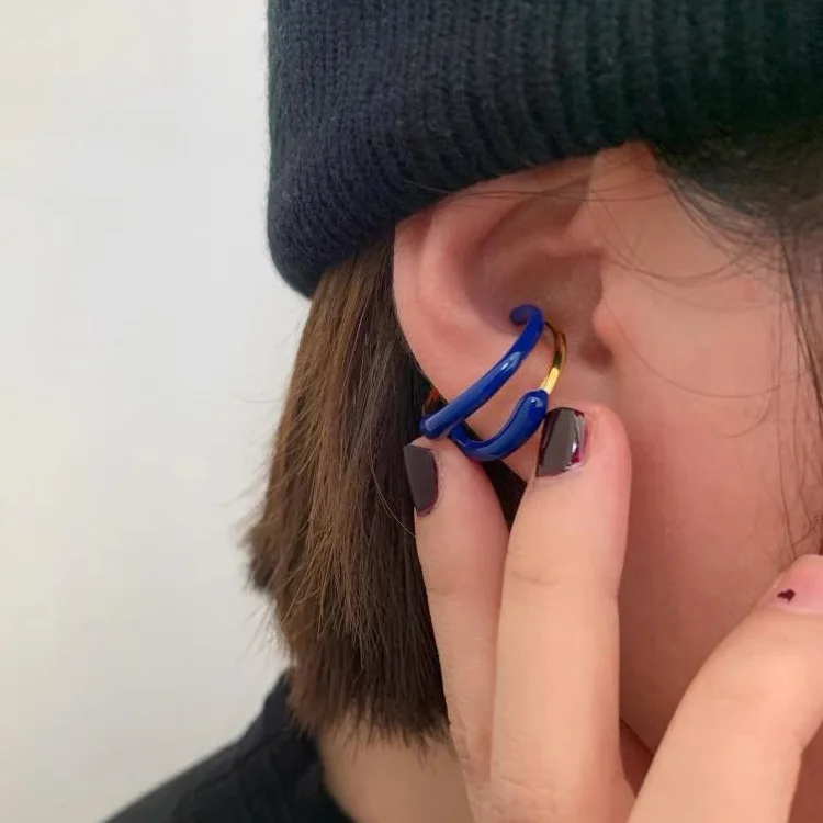 2 Colors Mixed Metal Double Layered Enamel Ear Cuffs Gold Plated Clip on Earrings for Women Trendy Korean Minimalist Jewelry Hot, Blue/white
2 Colors Mixed Metal Double Layered Enamel Ear Cuffs Gold Plated Clip on Earrings for Women Trendy Korean Minimalist Jewelry Hot, Blue/white