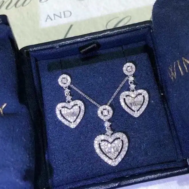 Hot Sale Wholesale Bridal 18K Gold Wedding Ring Heart Shaped Necklace and Earring Natural Diamond Jewelry Set, White gold
Hot Sale Wholesale Bridal 18K Gold Wedding Ring Heart Shaped Necklace and Earring Natural Diamond Jewelry Set, White gold