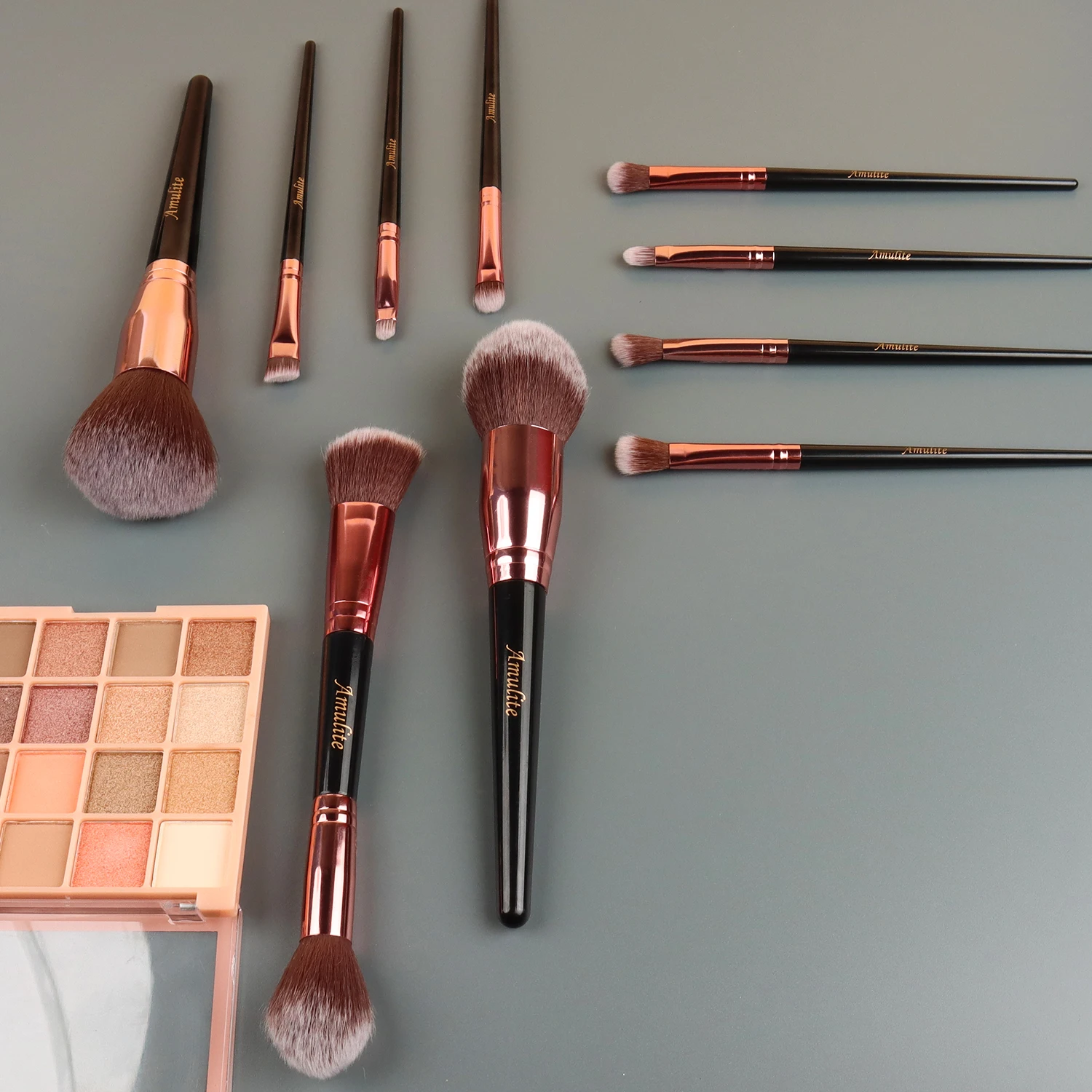 High Quality Personalized Sample 10pcs Vegan Wholesale Professional Logo Custom Private Label Makeup Brush Set
High Quality Personalized Sample 10pcs Vegan Wholesale Professional Logo Custom Private Label Makeup Brush Set