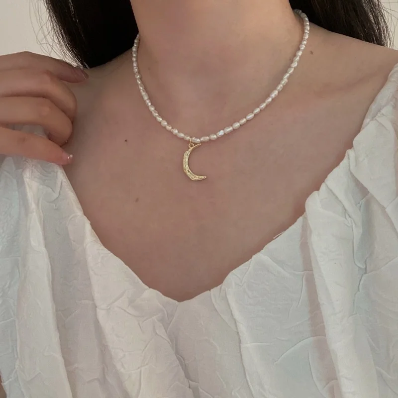 Elegant vintage fashion brass real gold plated natural fresh water pearl moon pendant necklace for women jewelry, As the pic show
Elegant vintage fashion brass real gold plated natural fresh water pearl moon pendant necklace for women jewelry, As the pic show