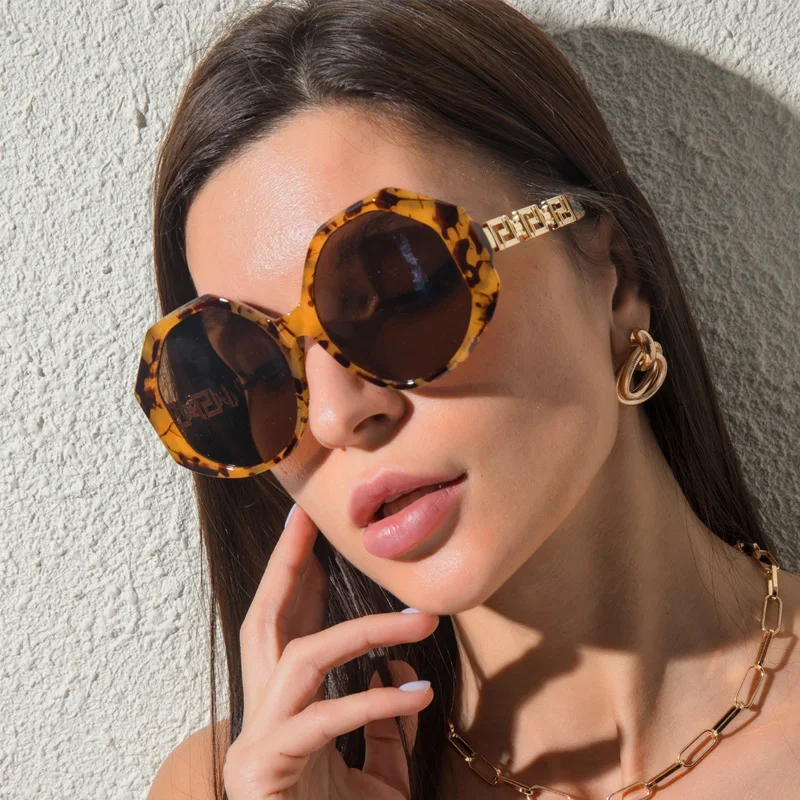 Robin eyewear 1930 Wholesale 2021 PC Full Frame Irregular Sunglasses Big Face Black Net Red Same glasses
Robin eyewear 1930 Wholesale 2021 PC Full Frame Irregular Sunglasses Big Face Black Net Red Same glasses
