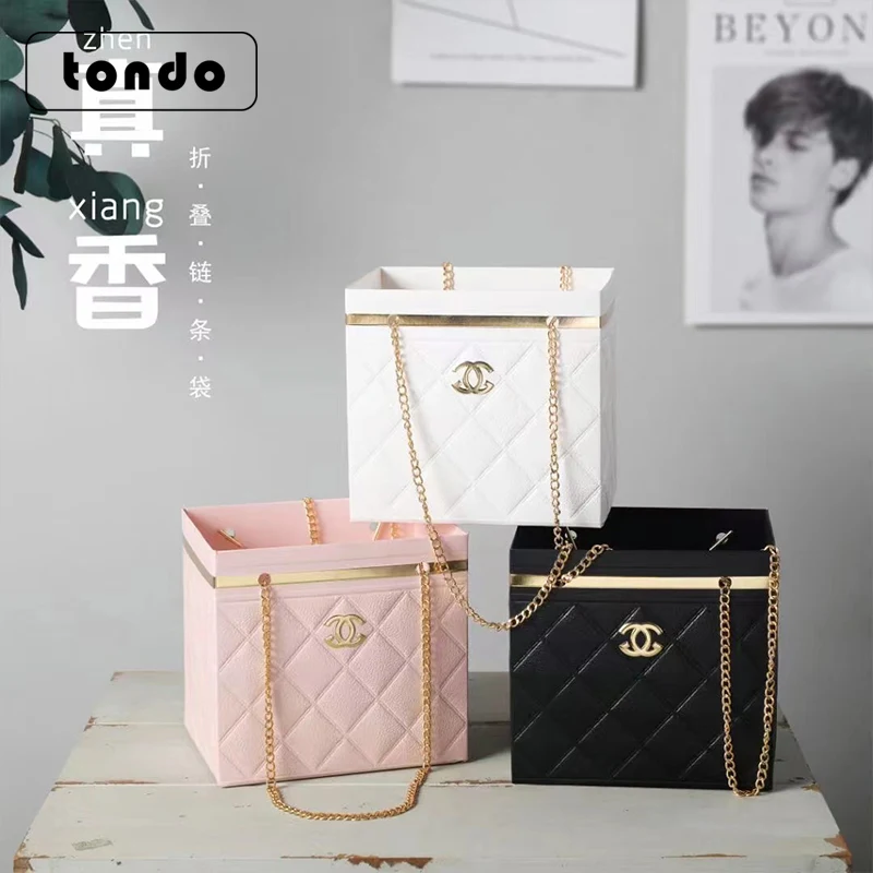 Tondo 2pcs/pack Luxurious Floral Packaging Material Folding Flower Box Flower Chain Tote Handle Bag
Tondo 2pcs/pack Luxurious Floral Packaging Material Folding Flower Box Flower Chain Tote Handle Bag