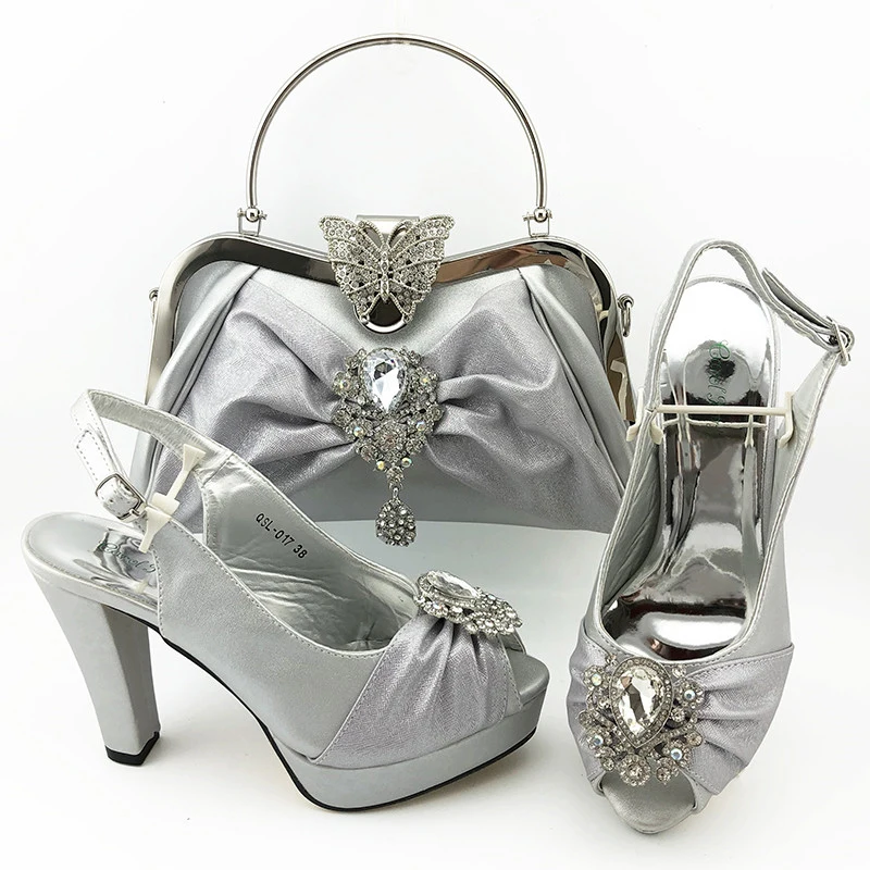 Women Wedding Party Italian shoes and bag set Beautiful Handbag High Quality Shoes to matching bag
Women Wedding Party Italian shoes and bag set Beautiful Handbag High Quality Shoes to matching bag