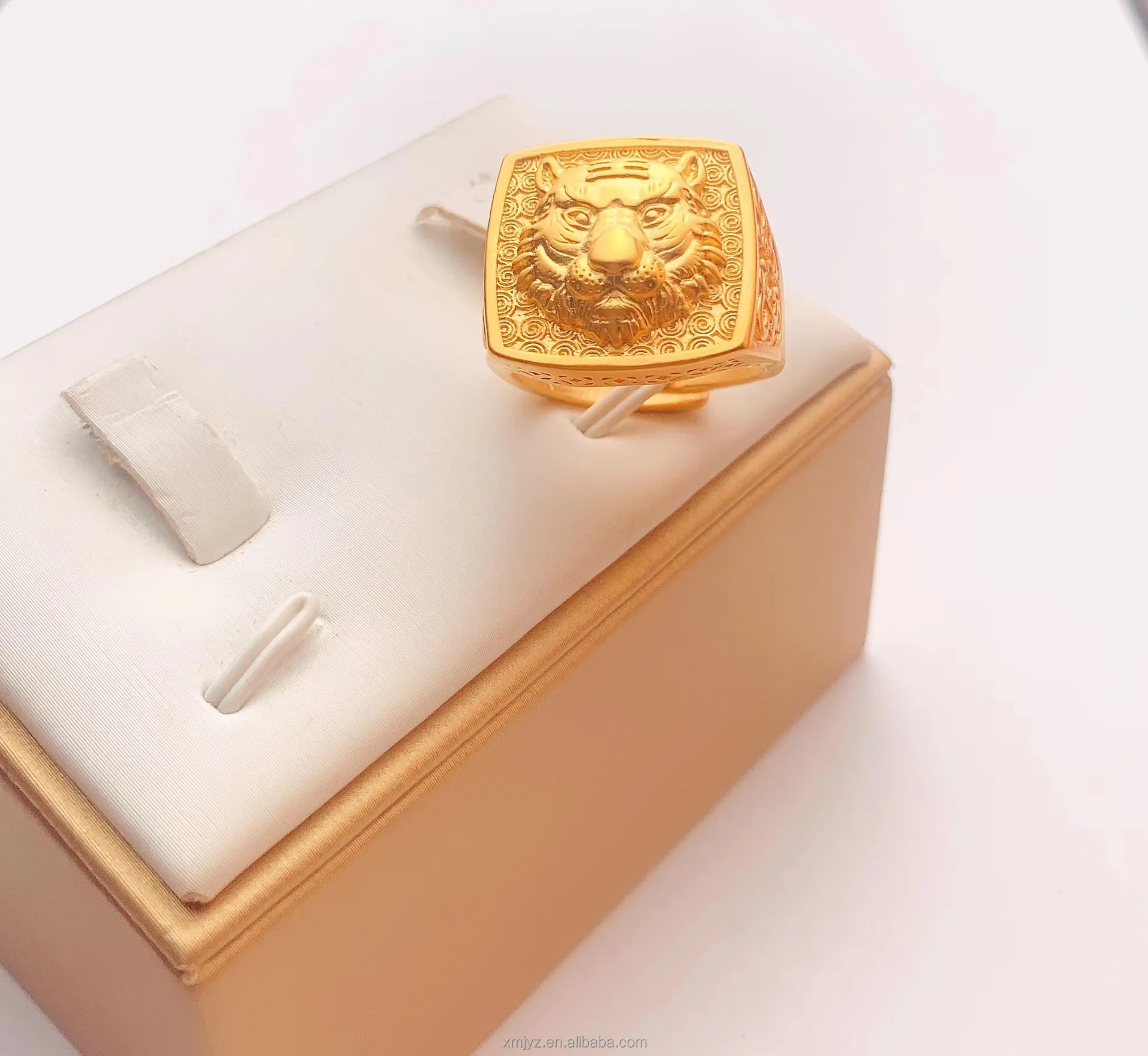 Ring Brass Gold-Plated Gold Version Open Mouth Electroplating Imitation Gold Jewelry Tiger Face Domineering Male Open Mouth Ring
Ring Brass Gold-Plated Gold Version Open Mouth Electroplating Imitation Gold Jewelry Tiger Face Domineering Male Open Mouth Ring