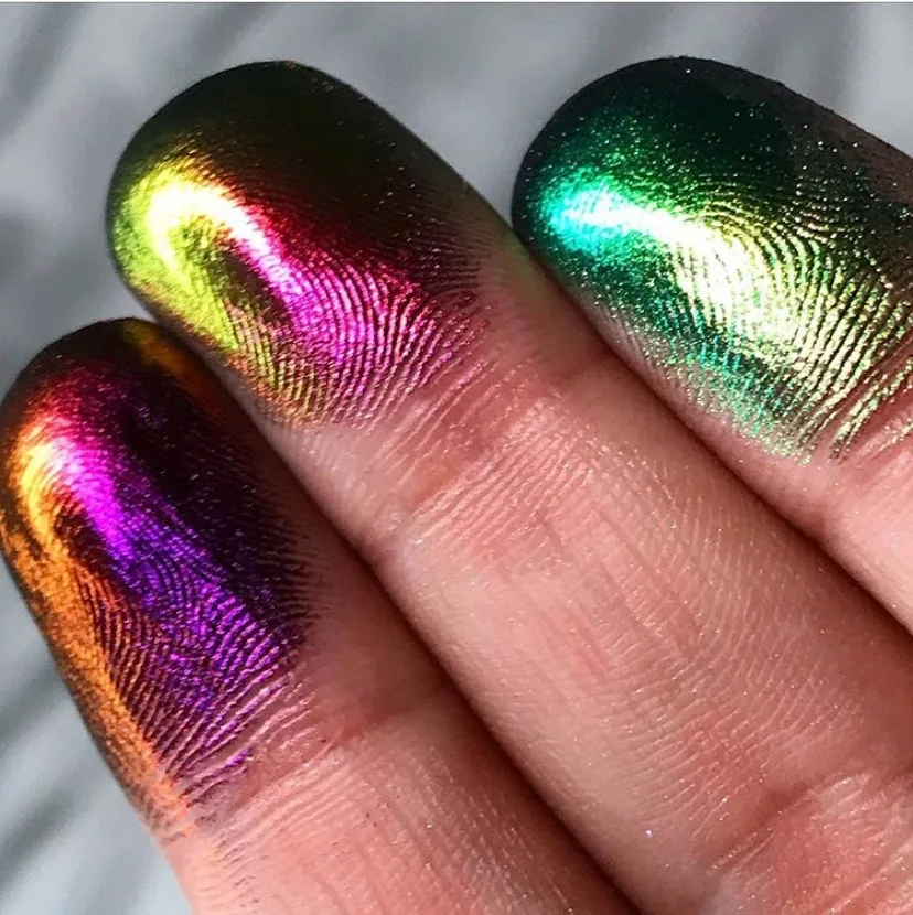 New loose neon chrome single color eyeshadow changing 9 colors eye makeup Chameleon Eyeshadow
New loose neon chrome single color eyeshadow changing 9 colors eye makeup Chameleon Eyeshadow