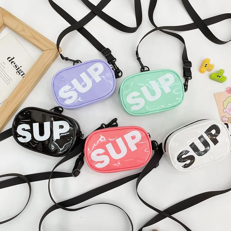 2022 Drop shipping Kid Jelly Hand Bags Glossy Children PU Leather Small Jelly Purse Handbag Cross Shoulder Bags for Kids Boys
2022 Drop shipping Kid Jelly Hand Bags Glossy Children PU Leather Small Jelly Purse Handbag Cross Shoulder Bags for Kids Boys