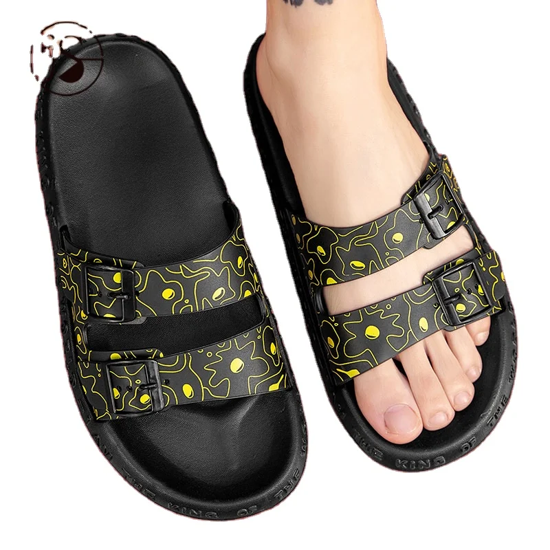 2021 Summer men's slippers Outdoor men's beach flip-flops fashion personality slippers
2021 Summer men's slippers Outdoor men's beach flip-flops fashion personality slippers