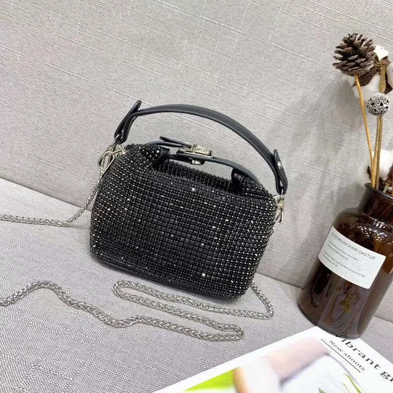 High quality Luxury Rhinestone money purse and bling for women fashion design 2021 new bling money purse party bag, Silver/black
High quality Luxury Rhinestone money purse and bling for women fashion design 2021 new bling money purse party bag, Silver/black