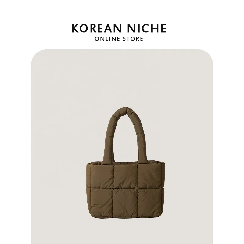 Trendy new trend puff Shoulder bag Down nylon Puff hand Bag Student Casual Space Cotton Tote Bag for girls
Trendy new trend puff Shoulder bag Down nylon Puff hand Bag Student Casual Space Cotton Tote Bag for girls