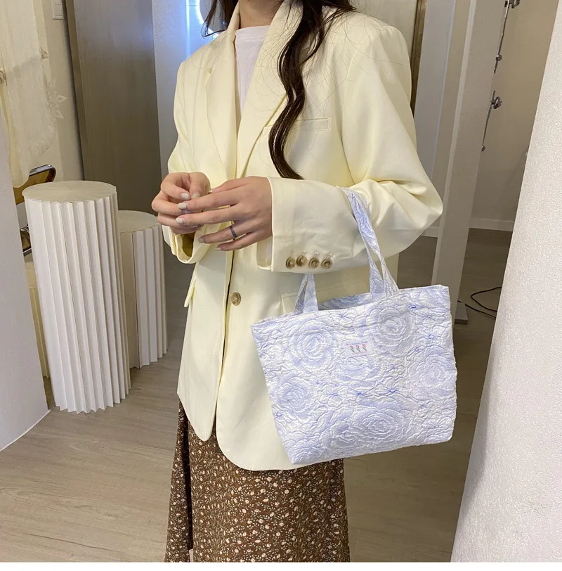 OEM ODM Factory Blue Vintage Rose Clutch Bag Wild Flowers Handbag for Beach and Recycled Shopping, Many colors
OEM ODM Factory Blue Vintage Rose Clutch Bag Wild Flowers Handbag for Beach and Recycled Shopping, Many colors
