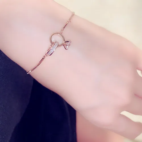 2021 women fashion Charm Brass Bracelet 18k Gold Plated Rhinestone Bracelet, Picture shows
2021 women fashion Charm Brass Bracelet 18k Gold Plated Rhinestone Bracelet, Picture shows
