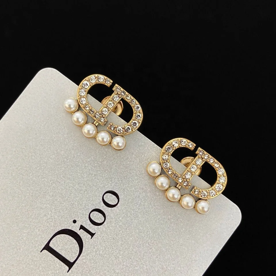 Fashion Brand Designer Gold Hoop Earrings for Women Pearl and Diamond Earrings, Picture
Fashion Brand Designer Gold Hoop Earrings for Women Pearl and Diamond Earrings, Picture