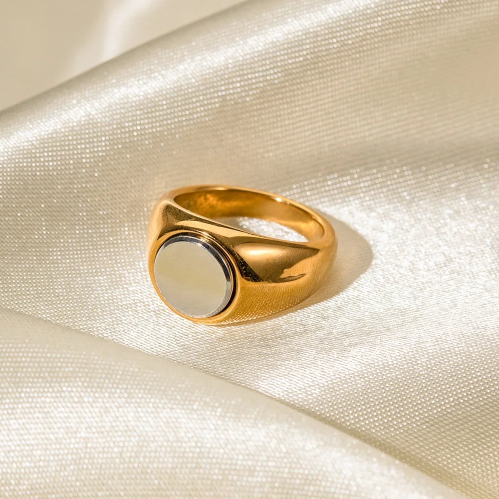Fashion Wholesale Custom Waterproof 18K Gold Plated Stainless Steel Ring Chunky Round Silver Signet Ring for Women
Fashion Wholesale Custom Waterproof 18K Gold Plated Stainless Steel Ring Chunky Round Silver Signet Ring for Women