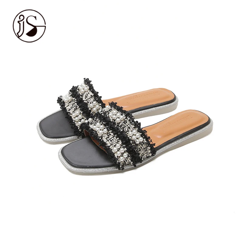 Custom 2021 fashion pearl women slippers sandals light weight casual ladies footwear comfort dazzling women sandals, Picture
Custom 2021 fashion pearl women slippers sandals light weight casual ladies footwear comfort dazzling women sandals, Picture