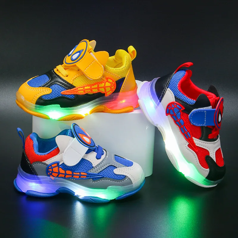 2021 new boys' and girls' cartoon soft bottom led running shoes Spring and autumn children's sports shoes
2021 new boys' and girls' cartoon soft bottom led running shoes Spring and autumn children's sports shoes