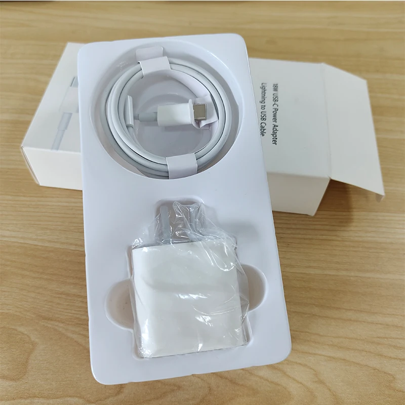 Original Quick Charging USB-C PD QC3.0 18W 20W PD Wall Travel Charger Set US EU UK Plug Charger With Cable For iPhone, White
Original Quick Charging USB-C PD QC3.0 18W 20W PD Wall Travel Charger Set US EU UK Plug Charger With Cable For iPhone, White