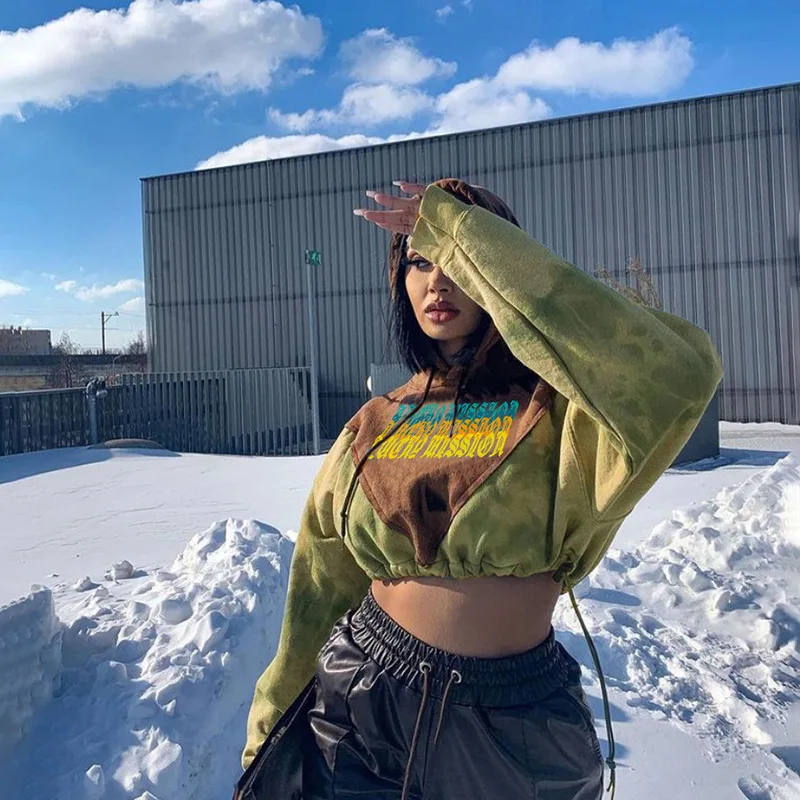 S71152 - 2021 autumn fashion casual color blocking printed drawstring long sleeve hooded women short hoodies
S71152 - 2021 autumn fashion casual color blocking printed drawstring long sleeve hooded women short hoodies