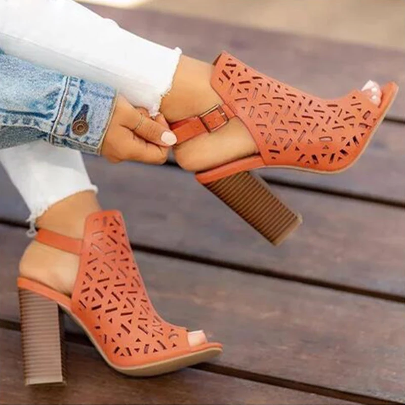New Women's Shoes Hollow Fish Mouth Laser Wooden Coarse-heeled High-heeled Sandals Rome High-heeled Shoes
New Women's Shoes Hollow Fish Mouth Laser Wooden Coarse-heeled High-heeled Sandals Rome High-heeled Shoes