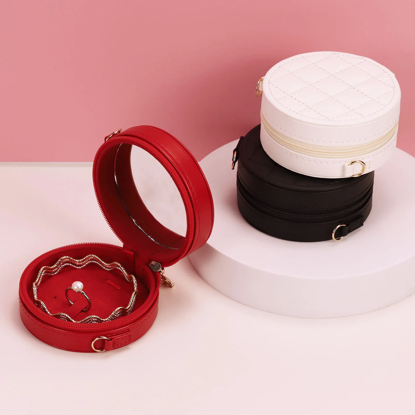 Tongxing Small Jewelry Organizer Gift Rings Earrings Necklaces Storage Case portable Custom Travel Leather Jewelry Box
Tongxing Small Jewelry Organizer Gift Rings Earrings Necklaces Storage Case portable Custom Travel Leather Jewelry Box