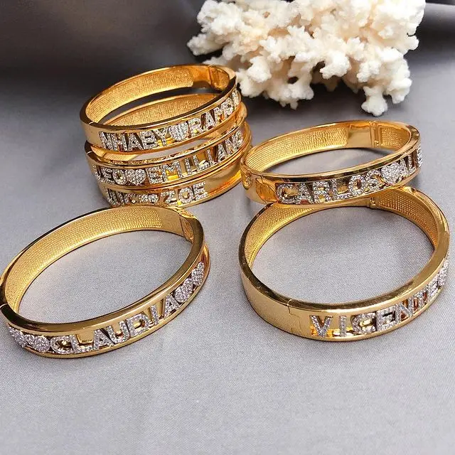 2021 fahion newest design movable slip letters custom name gold plated initial bracelet pave charms bangle women
2021 fahion newest design movable slip letters custom name gold plated initial bracelet pave charms bangle women