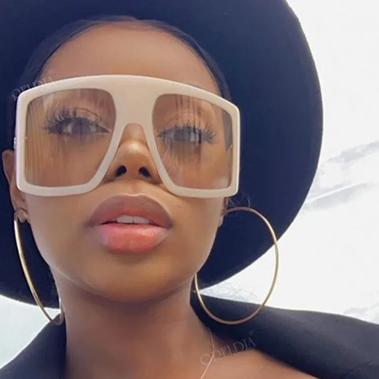 Custom 2021 Summer Fashion Vintage Shades Women Hot Pink Luxury Designer Brand Sun Glasses Oversized Ladies Trendy Sunglasses, As show /custom colors
Custom 2021 Summer Fashion Vintage Shades Women Hot Pink Luxury Designer Brand Sun Glasses Oversized Ladies Trendy Sunglasses, As show /custom colors
