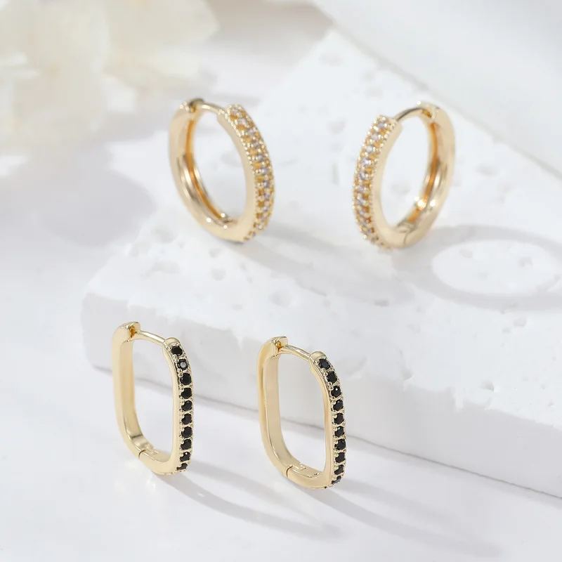 Custom Trendy Women Jewelry Accessories 14K Gold Plated Big Hoop Black and White CZ Earrings
Custom Trendy Women Jewelry Accessories 14K Gold Plated Big Hoop Black and White CZ Earrings