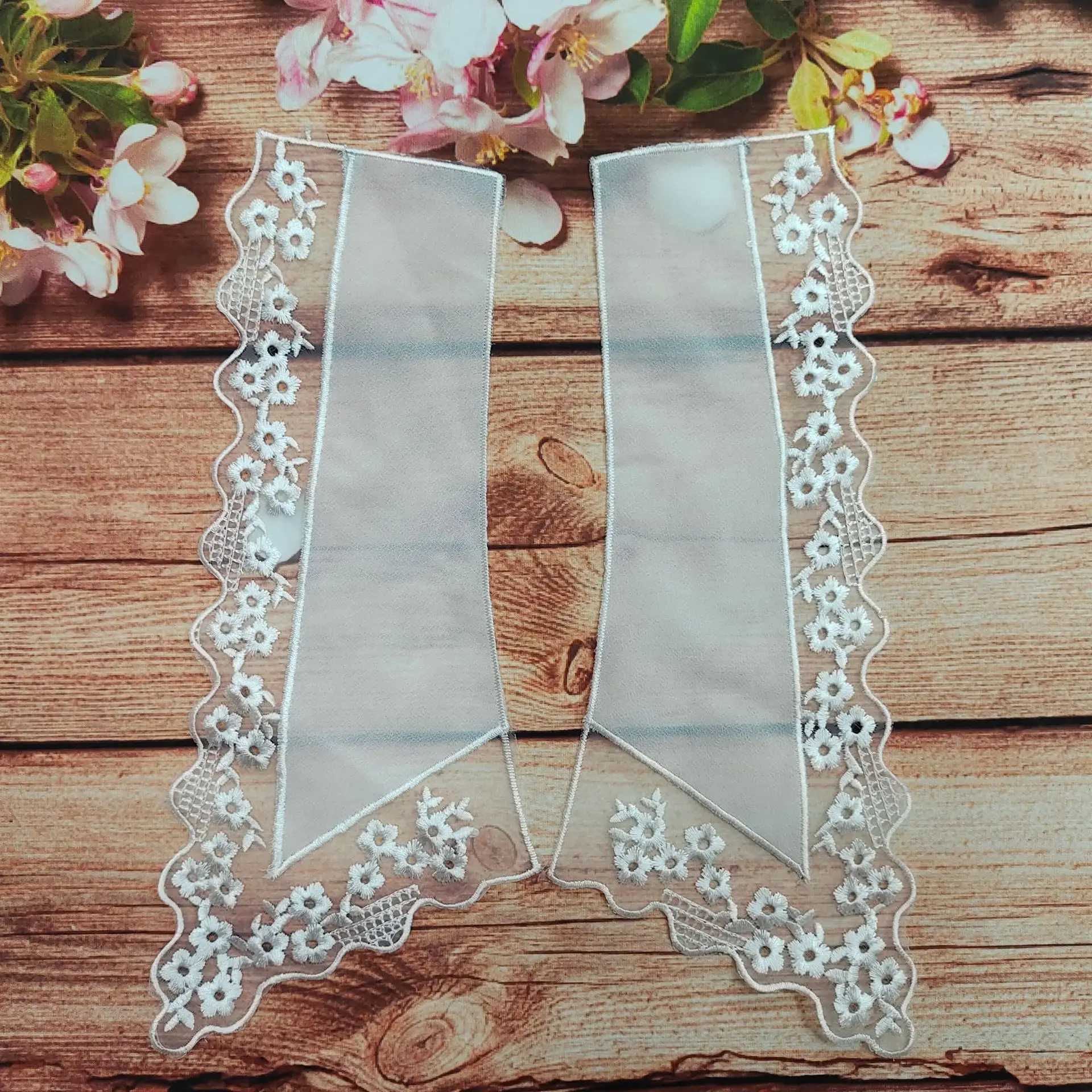 Garment accessory fashion collar applique polyester cotton embroidery neck lace fake collar lace for dress, White or as customer resquest
Garment accessory fashion collar applique polyester cotton embroidery neck lace fake collar lace for dress, White or as customer resquest