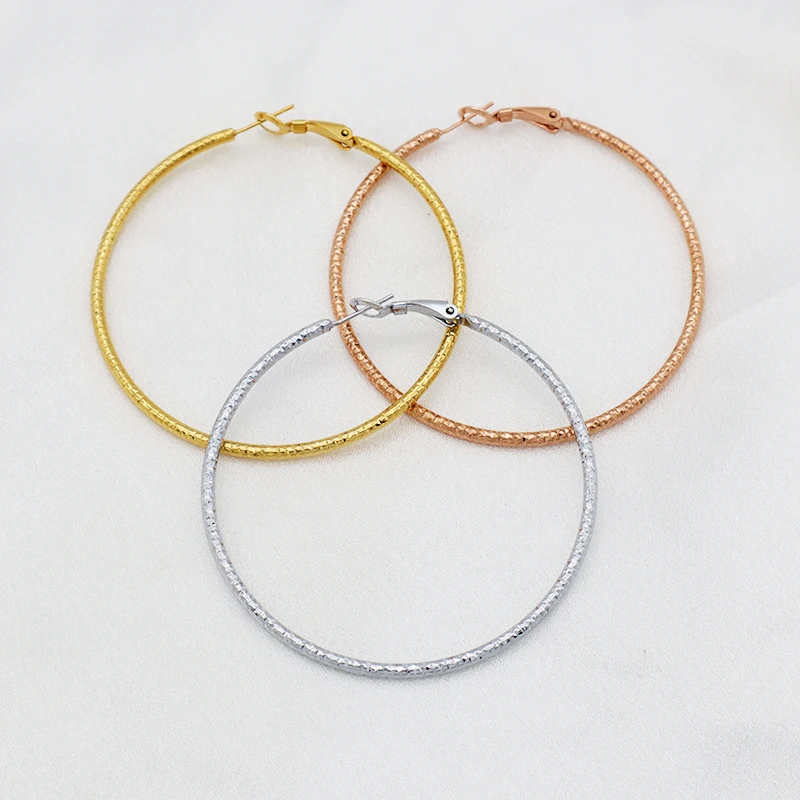 WE005-A Fashion women's big size stainless steel ring shaped metal hoop earrings
WE005-A Fashion women's big size stainless steel ring shaped metal hoop earrings