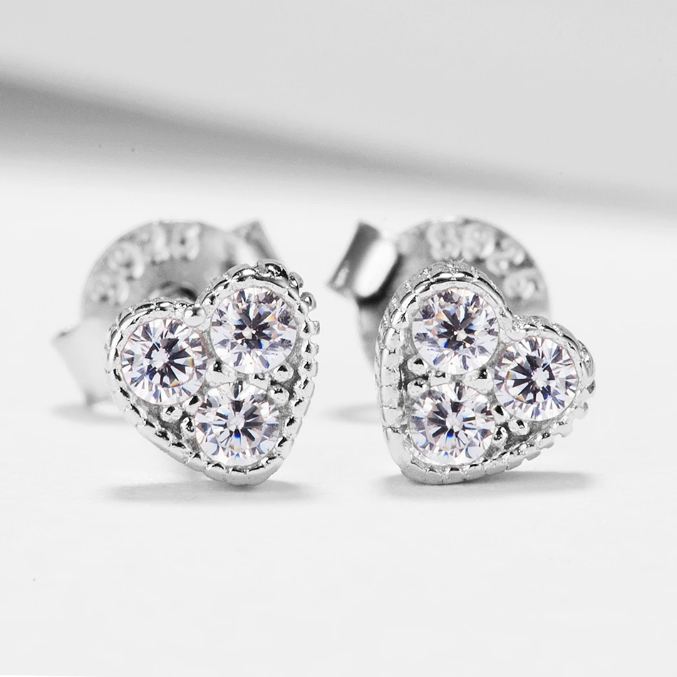 High Quality 925 Sterling Silver Earrings Bright Crystal heart Stud Earrings for Women Daily Party Wedding Engagement Jewelry
High Quality 925 Sterling Silver Earrings Bright Crystal heart Stud Earrings for Women Daily Party Wedding Engagement Jewelry
