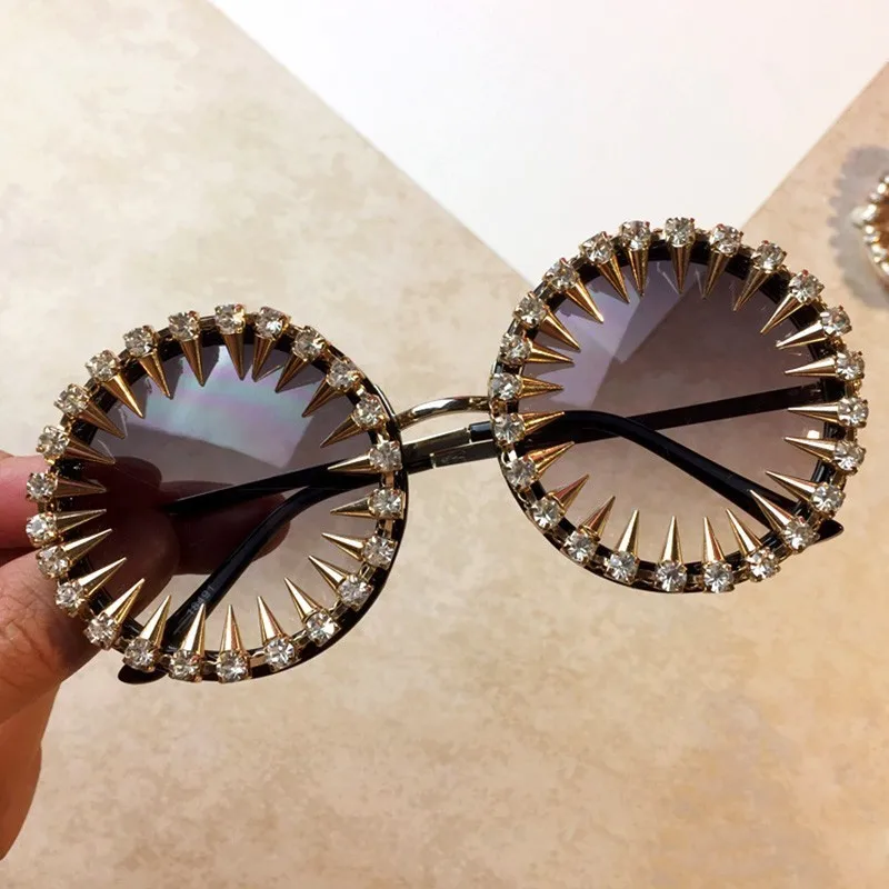 2021 Round Diamond Sunglasses Women Luxury Crystal Brand Sun Glasses Vintage Shades Ladies sunglasses, Custom colors
2021 Round Diamond Sunglasses Women Luxury Crystal Brand Sun Glasses Vintage Shades Ladies sunglasses, Custom colors