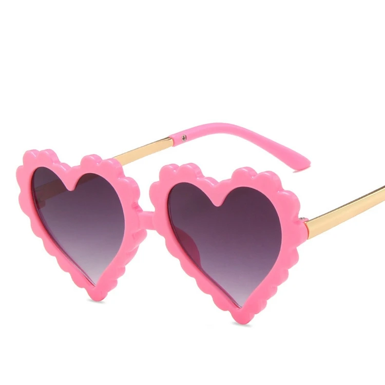 2021 New Children's Cartoon Metal Fashion Love Cute Wavy Baby Good Quality Retro Cool Sun Glasses Kids Heart Shaped Sunglasses
2021 New Children's Cartoon Metal Fashion Love Cute Wavy Baby Good Quality Retro Cool Sun Glasses Kids Heart Shaped Sunglasses
