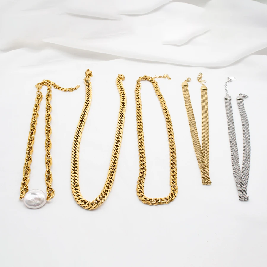 Hot Selling 18k Gold Plated Stainless Steel 7.5mm Width Watch Band Choker Necklace Cuban Chain Necklace For Women
Hot Selling 18k Gold Plated Stainless Steel 7.5mm Width Watch Band Choker Necklace Cuban Chain Necklace For Women