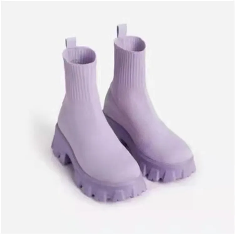 Autumn New Style Thick Soled soled Middle Heel Low Top Fashion Solid Color Short Boots For Women 
Autumn New Style Thick Soled soled Middle Heel Low Top Fashion Solid Color Short Boots For Women