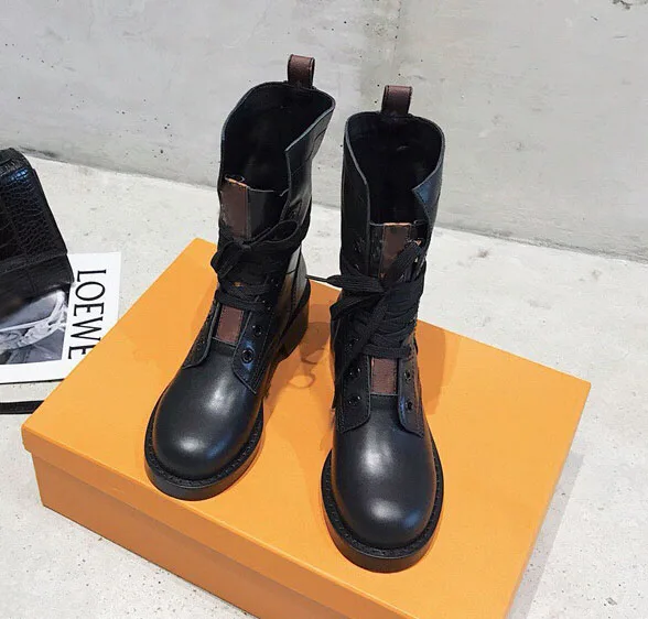 Wholesale supplier Hot Fashion shoes Designer Louis Luxury Brand Customized Boots Shoes black Leather Designer Women's Boots
Wholesale supplier Hot Fashion shoes Designer Louis Luxury Brand Customized Boots Shoes black Leather Designer Women's Boots