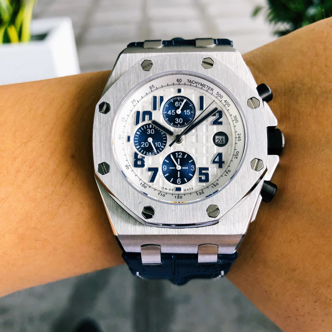 Oak Genuine Leather Band silver case imported Japan imported quartz waterproof sport watch
Oak Genuine Leather Band silver case imported Japan imported quartz waterproof sport watch