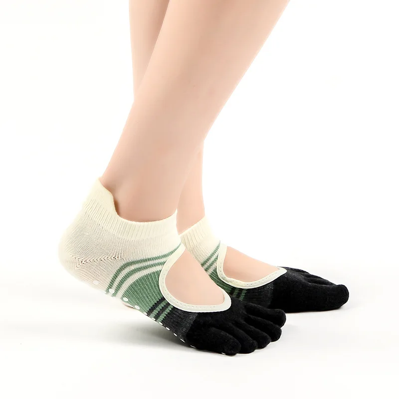 2021 new five-finger contrast yoga socks Pilates anti-slip dance fitness yoga socks, 2 colors
2021 new five-finger contrast yoga socks Pilates anti-slip dance fitness yoga socks, 2 colors