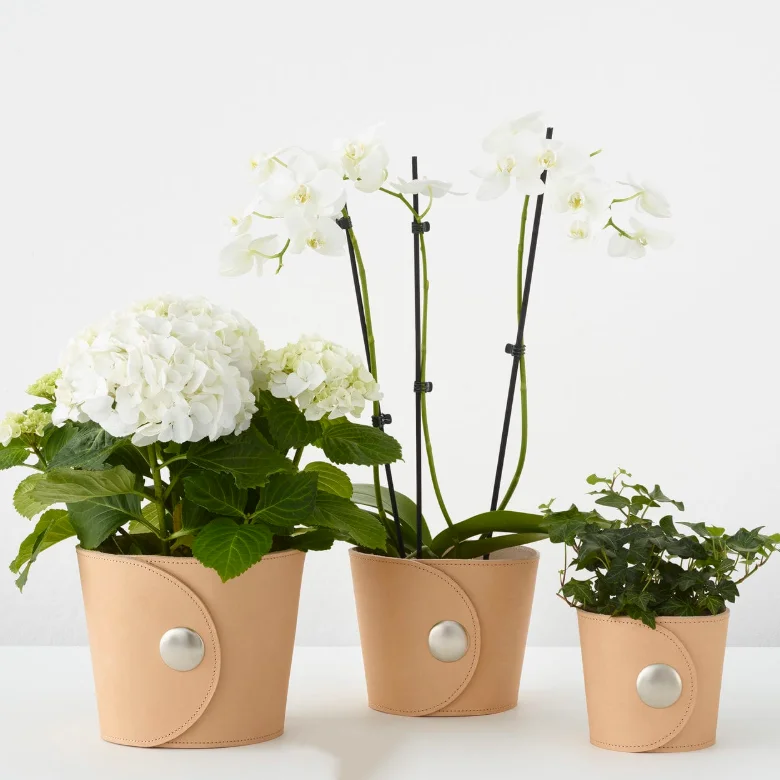 Hot Sale Indoor Decorative Plant Pots Garden Flower Pots PU Leather Pots for Plants, Natural & custom
Hot Sale Indoor Decorative Plant Pots Garden Flower Pots PU Leather Pots for Plants, Natural & custom