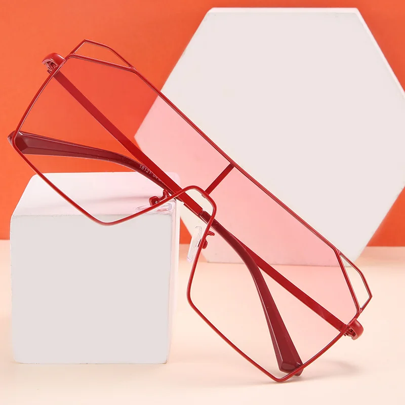 Hot Sale One Piece Lens Eyewear Square Metal Frame Oversized Fashion Sunglasses for Women
Hot Sale One Piece Lens Eyewear Square Metal Frame Oversized Fashion Sunglasses for Women