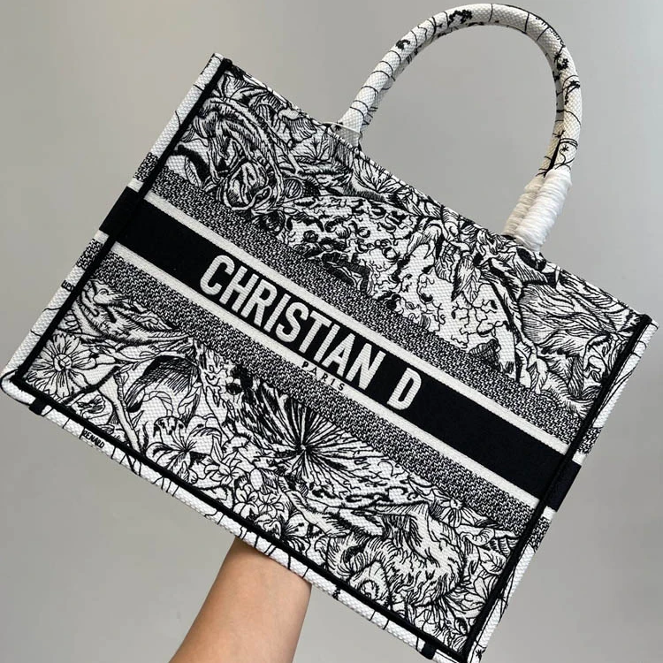 2021 women's saddle bags luxury designer crossbody box bags women ladies handbags
2021 women's saddle bags luxury designer crossbody box bags women ladies handbags
