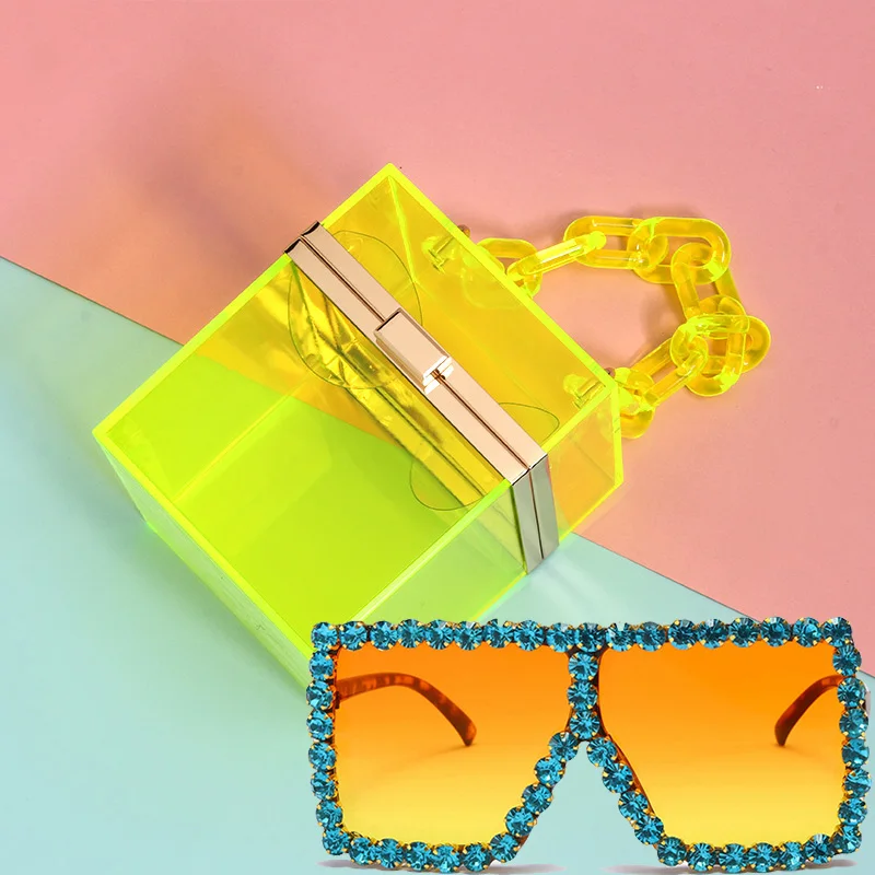 New arrival 2021 designer transparent box clutch bag women fashion acrylic clear crossbody purse and sunglasses set
New arrival 2021 designer transparent box clutch bag women fashion acrylic clear crossbody purse and sunglasses set