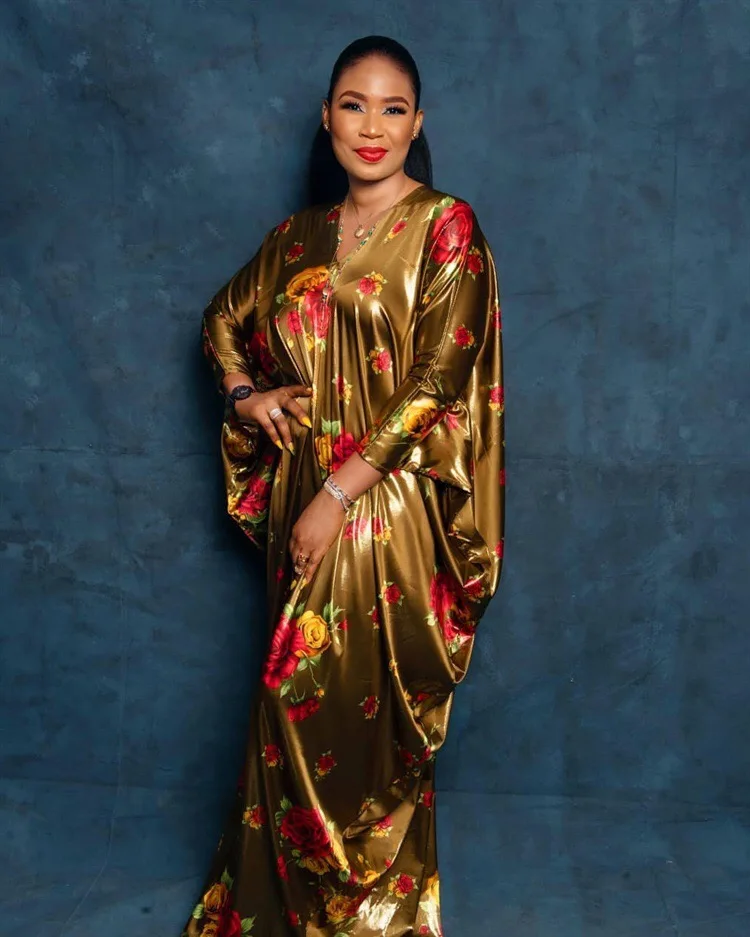 2021 europe american women printing big swing robe african fashion style real silk V neck casual dress, Picture color
2021 europe american women printing big swing robe african fashion style real silk V neck casual dress, Picture color
