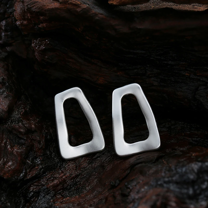 Stylish Geometric Linear Trapezoid Stud Earrings Jewelry For Women, Gold/silver
Stylish Geometric Linear Trapezoid Stud Earrings Jewelry For Women, Gold/silver